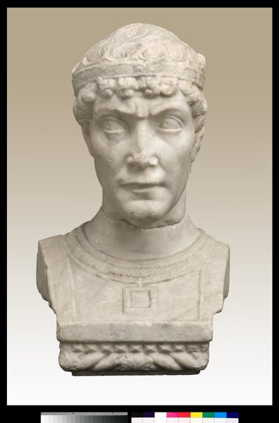 Borstbeeld van een man met kroon door Italian School