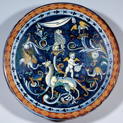 Cafaggiolo faience beker versierd met fantastische dieren door Italian School