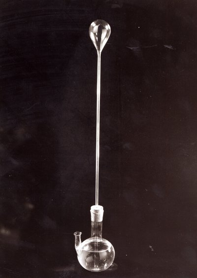 Kopie van een thermoscoop uitgevonden door Galileo Galilei (1564-1642) door Italian School