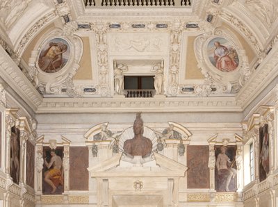 Muzen, Seizoenen, Kariatiden en de buste van Minerva of Mars door Italian School