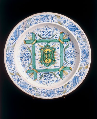 Bord met de Rijdende Leeuw, Cafaggiolo-fabriek door Italian School