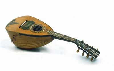 Stilleven van Napolitaanse mandoline uitgevonden door Giuseppe Galiotto door Italian School