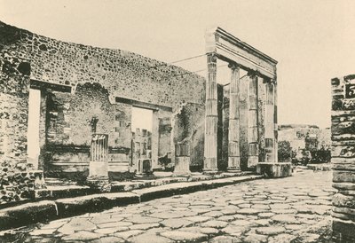 De Ingang van het Driehoekige Forum zoals het is door Italian School
