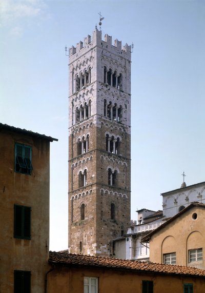 Zicht op de klokkentoren door Italian School