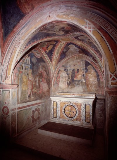 Uitzicht op het priesterkoor van de bovenkerk met het altaar in cosmateske stijl door Italian School