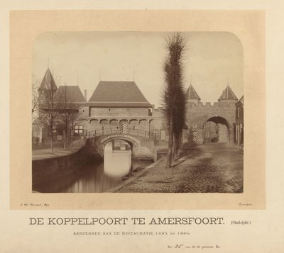 De Koppelpoort te Amersfoort door J.W. Wentzel