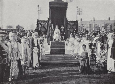 Knutsford May Day Festival, kroning van de Koningin door J. Benjamin Stone
