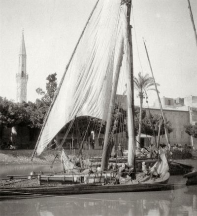 Aan het Mahmoudiyah-kanaal, Alexandrië, Egypte door J. Dearden Holmes