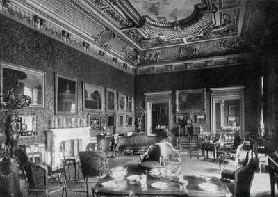 De salon, Montagu House, 1908 door J Russell and Sons