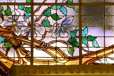 Nancy, Art Nouveau, La verriere aux Clematites (detail), Glas-in-lood door Jacques Gruber, bij Credit Lyonnais, rue St Georges door Jacques Gruber
