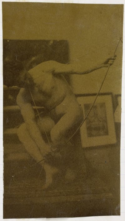 Studie van een mannelijk naaktmodel, gehurkt met een boog in de hand van voren gezien door Jacques Lalaing (attributed to)