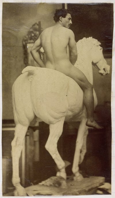 Studie van een mannelijk naaktmodel, gezeten op een gipsen paard, mogelijk voorstudie voor Ruiterportret, Museum voor Schone Kunsten Gent door Jacques Lalaing (attributed to)