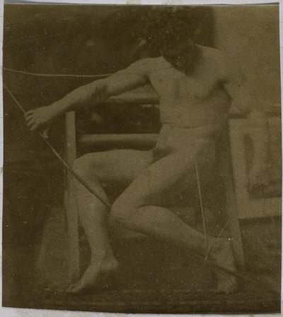 Studie van een mannelijk naaktmodel, zittend op een trapje door Jacques Lalaing (attributed to)
