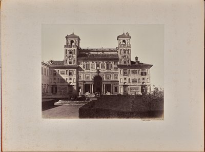 Villa Medici; de gevel met uitzicht op de tuin, nu de Académie de France door James Anderson