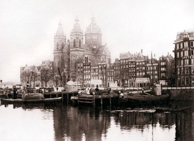 Kerk van Sint-Nicolaas binnen de muren, Amsterdam, 1898 door James Batkin