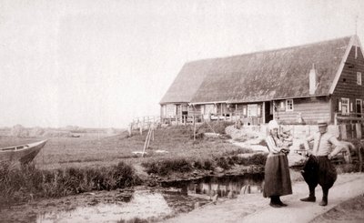 Inwoners van Marken Eiland, Nederland, 1898 door James Batkin