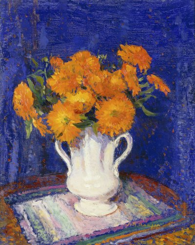 Goudsbloemen in een Witte Vaas door James Bolivar Manson