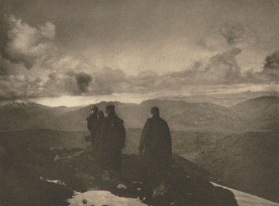 Camera Work: De donkere bergen, 1904 door James Craig Annan