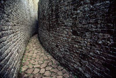 De ruïnes van Groot Zimbabwe werden gebouwd tussen 1250 n.Chr. door James L Stanfield