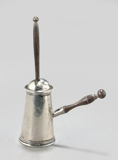 George II speelgoed chocoladekan, ca. 1730 door James Slater