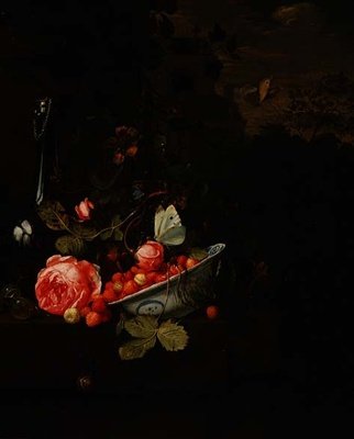 Stilleven van Wilde Aardbeien, een Roos en een Glazen Fles, 1690 door Jan Mortel