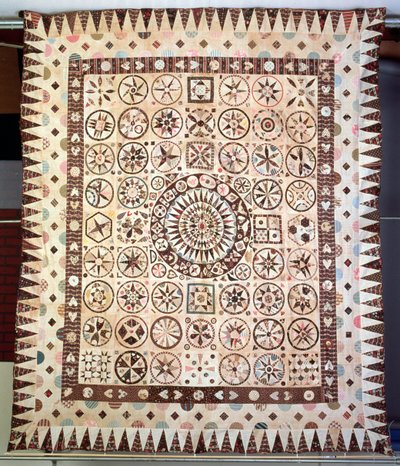 Patchwork bedsprei, Ierland, 1850-60 door Jane Pizar