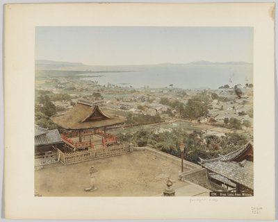Biwa Meer vanaf Miidera, Japan, c.1890 (handgekleurde zwart-wit foto) door Japanese Photographer