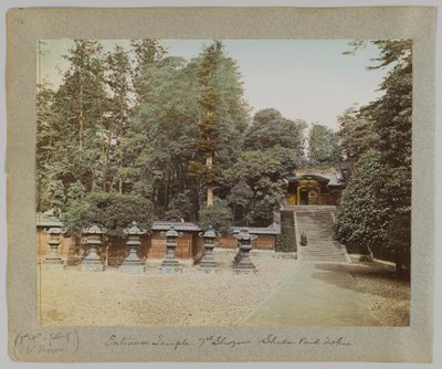 Ingang van de tempel van de 7e Shogun, Shiba Park, Tokio, Japan door Japanese Photographer
