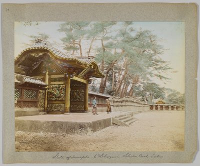 Poort van de tempel van de 6e Shogun, Shiba Park, Tokyo, Japan door Japanese Photographer