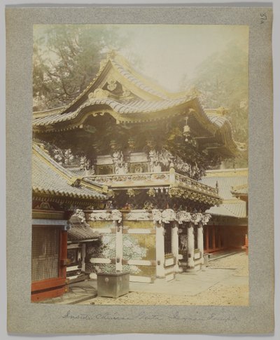 Binnen de Chinese Poort, Tōshō-gū, Nikko, Japan door Japanese Photographer
