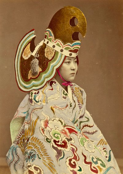 Japans meisje in traditionele kleding, ca. 1880 door Japanese Photographer