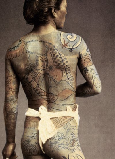 Man met traditionele Japanse Irezumi-tatoeage, ca. 1880 door Japanese Photographer