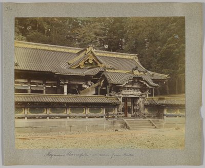 Tōshō-gū gezien vanaf de poort, Nikko, Japan door Japanese Photographer