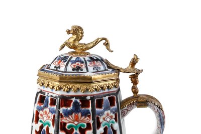 Een zeldzame elegant gemonteerde Imari koffiepot en deksel door Japanese School