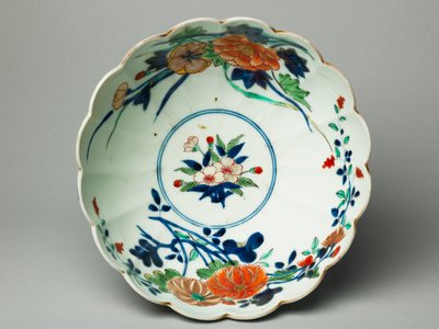 Kom met gegroefde zijkanten en een geschulpte rand, ko-Imari aardewerk, ca. 1770-20 door Japanese School