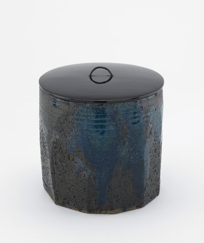 Theeceremonie waterpot met gefacetteerde zijden, Mie-prefectuur, Edo-periode of Meiji-periode door Japanese School