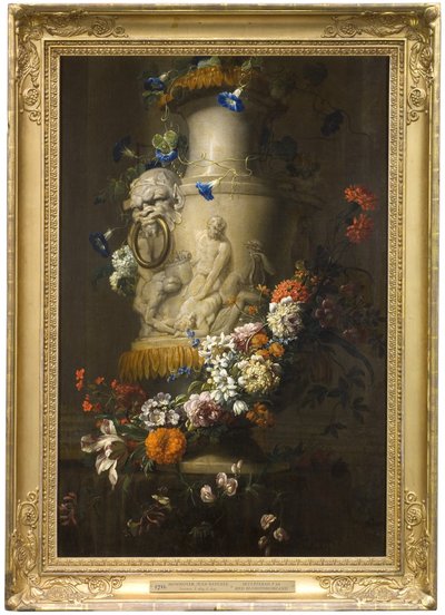 Marmeren vaas met bloemenguirlande door Jean-Baptiste Monnoyer