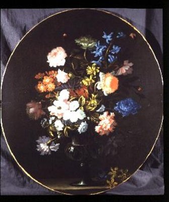 Stilleven van Bloemen inclusief Rozen, Anjers en Hyacinten in een Glazen Vaas door Jean Baptiste Monnoyer