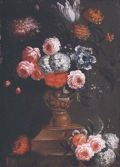 Tulpen, Goudsbloemen, Sneeuwballen, Vergeet-mij-nietjes, Rozen en andere Bloemen in een Urn door Jean Baptiste (attr. to) Bosschaert