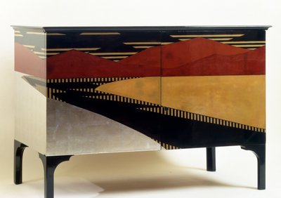 Gelakt Art Deco stijl kabinet (commode vantaux) door Jean Dunand