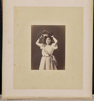 [Portret van een vrouw met krans]. door Jean Pierre Bertrand Eugène Pégot Ogier