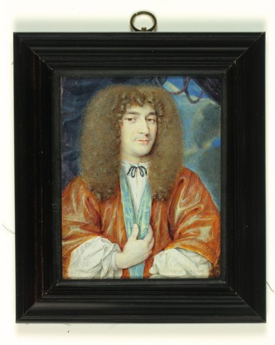 Een heer in wit shirt en oranje gewaad gevoerd met blauwe zijde, lange lichtbruine pruik door Jean the Younger (attr.to) Petitot