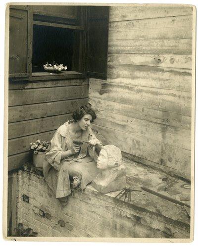 Edith Unger van de Mad Hatter Tea Room door Jessie Tarbox Beals