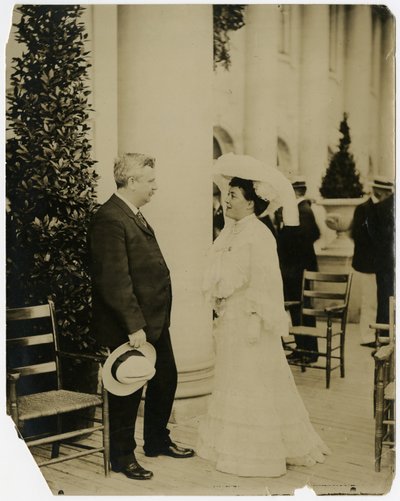 Mevrouw Norman Mack, Gouverneur Odell, St. Louis Expositie 1903 door Jessie Tarbox Beals