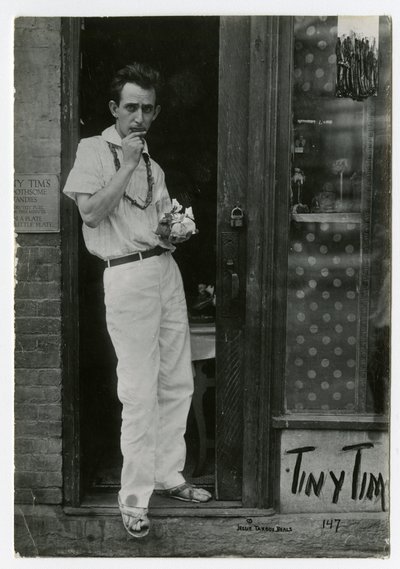 Tiny Tim, Greenwich Village, New York, VS, c.1915-22 door Jessie Tarbox Beals