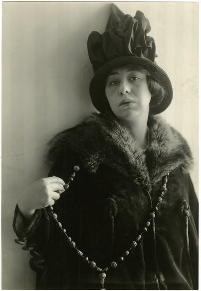 Zoë Akins, auteur van Déclassée, c.1905-40 door Jessie Tarbox Beals