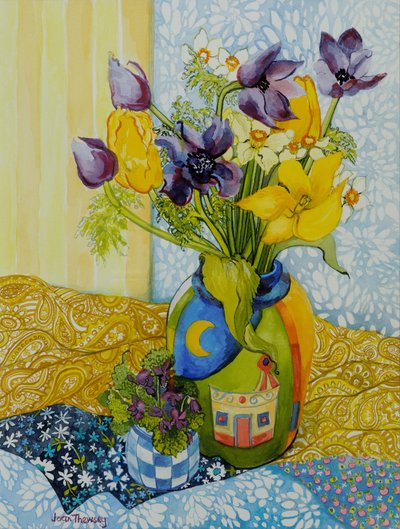 Tulpen en anemonen met een pot viooltjes door Joan Thewsey