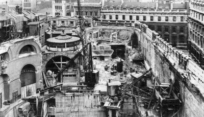 Bank, gezien vanaf het dak van de Royal Exchange, Londen, 1926-1927 door Joel