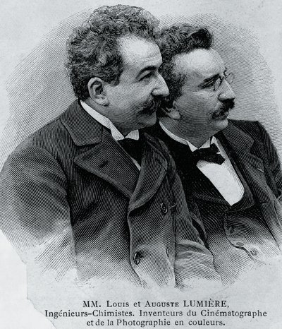 Portret van Auguste Marie Louis Nicolas Lumiere (1862-1954) en Louis Jean Lumiere (1864-1948), Franse ondernemers en uitvinders van de filmprojector, gravure naar foto door Walter Charles Mills