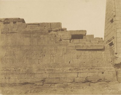 Karnak, Tempel ten Zuiden van de Hypostyle Zaal, Zuidmuur (Buitenkant) door John Beasly Greene